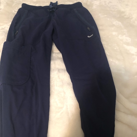 Grey’s Anatomy scrub pants! - Picture 3 of 7